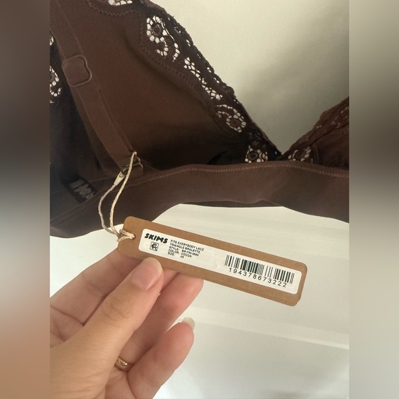 SKIMS Fits Everybody Lace Triangle Bralette COCOA - Picture 5 of 5